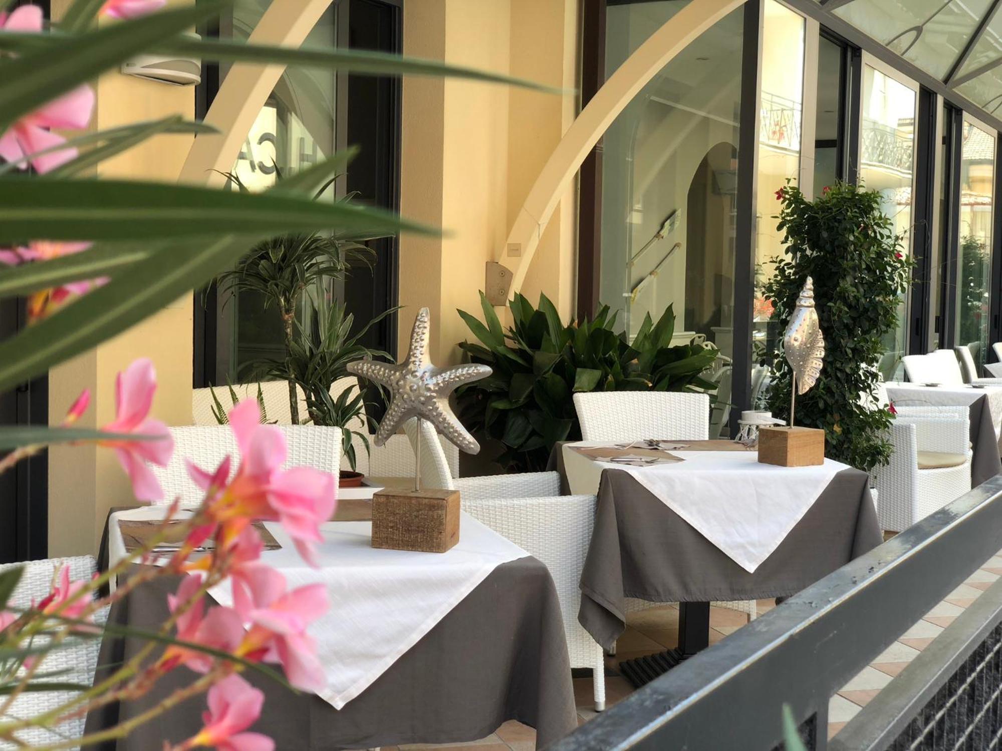 Hotel La Conchiglia ベラーリア・イジェア・マリーナ エクステリア 写真
