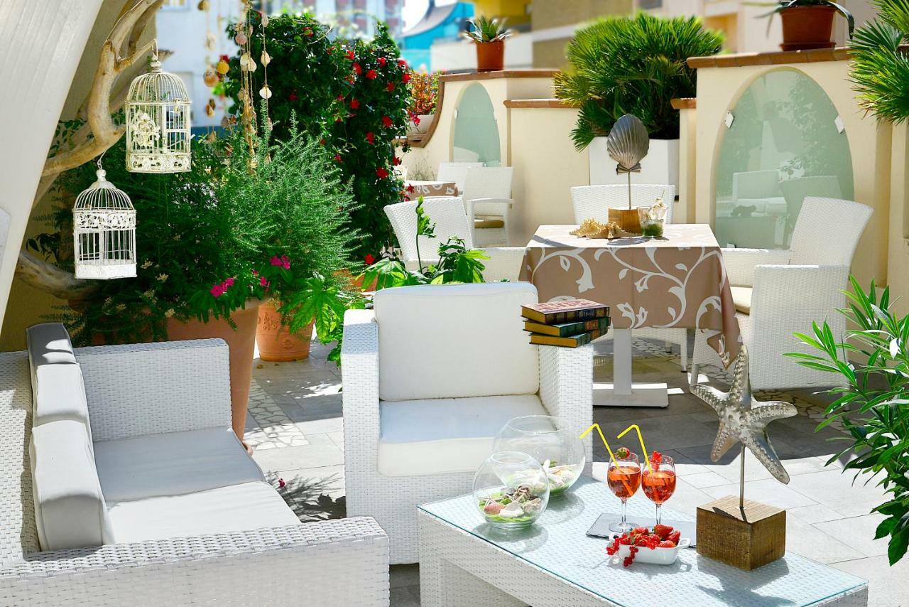 Hotel La Conchiglia ベラーリア・イジェア・マリーナ エクステリア 写真
